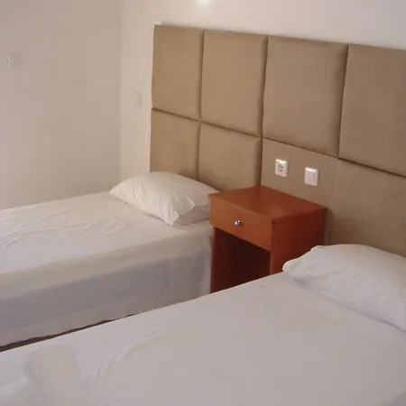 Butterfly Studios, 2* Фалираки