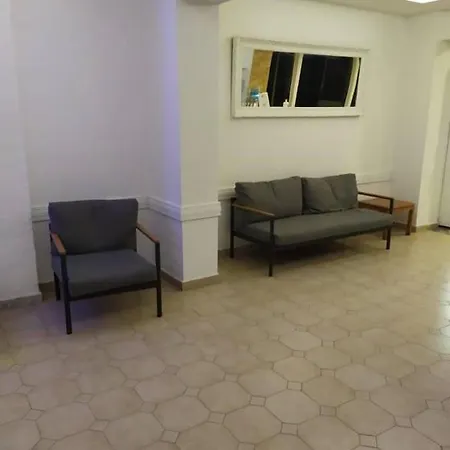 Butterfly Studios, 2* Фалираки