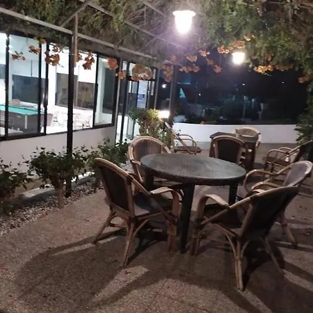 Butterfly Studios, Апарт-отель